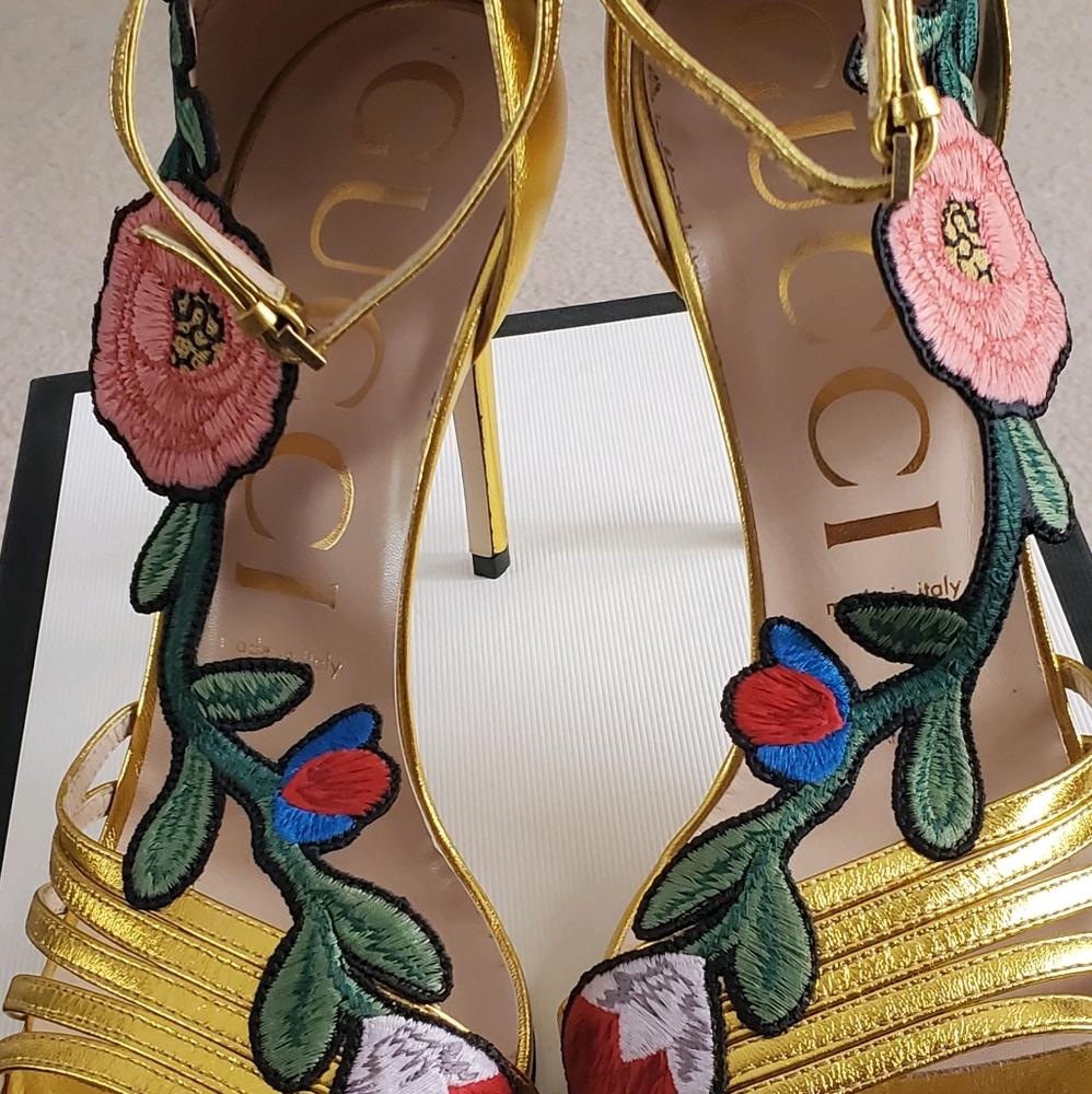 Sandals - Picture 2 of 7